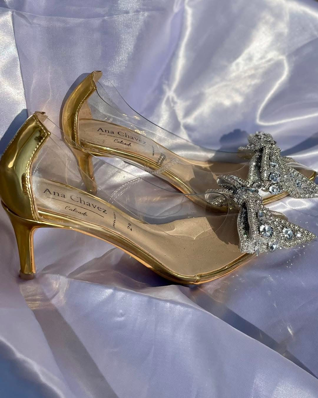 Stilleto silver crystal bow