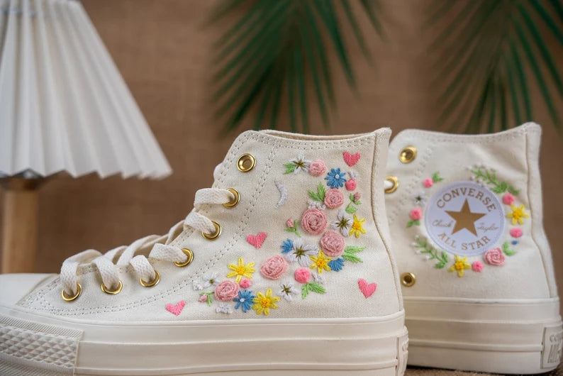 Tenis bordados de colores 🍬