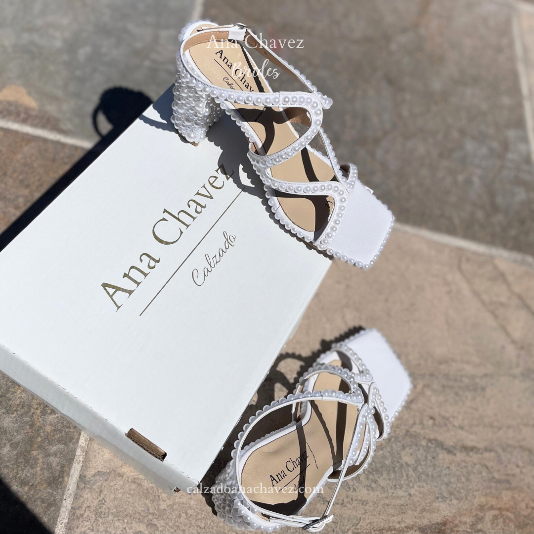 Sandalia Flavia con perlas