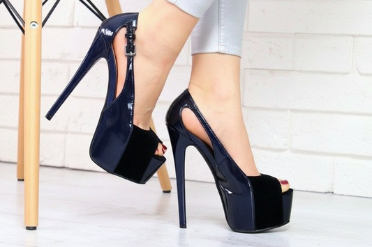 Open patent leather sneaker