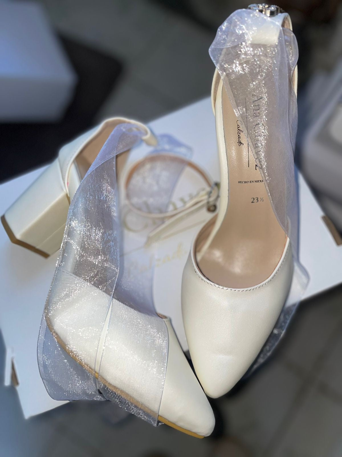 Zapatilla con listón Talla 23