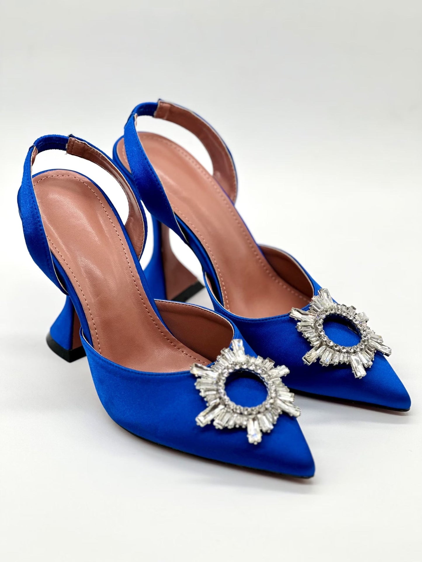 🎁 Zapatilla tacón acampanado Talla 23 (100% off)