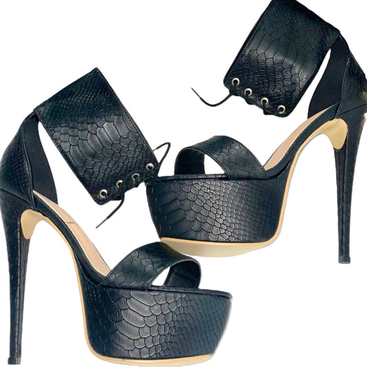 Platform sandal with stiletto heel thick bracelet