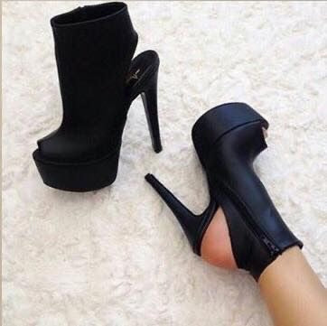 Ankle boot with platform and stiletto heel