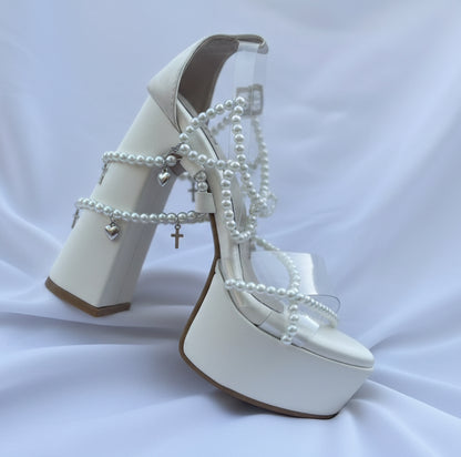 Zapatillas con perlas talla 23