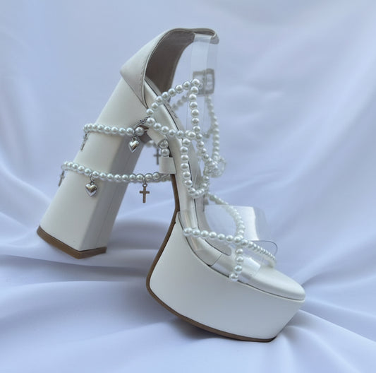 Zapatillas con perlas talla 23