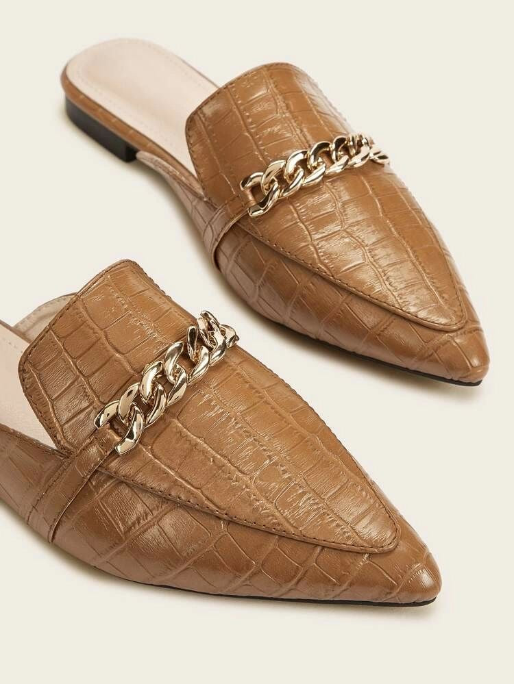 Pointed flat with chain