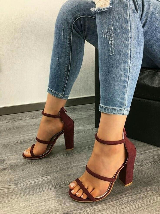 Heeled sandal with thin straps