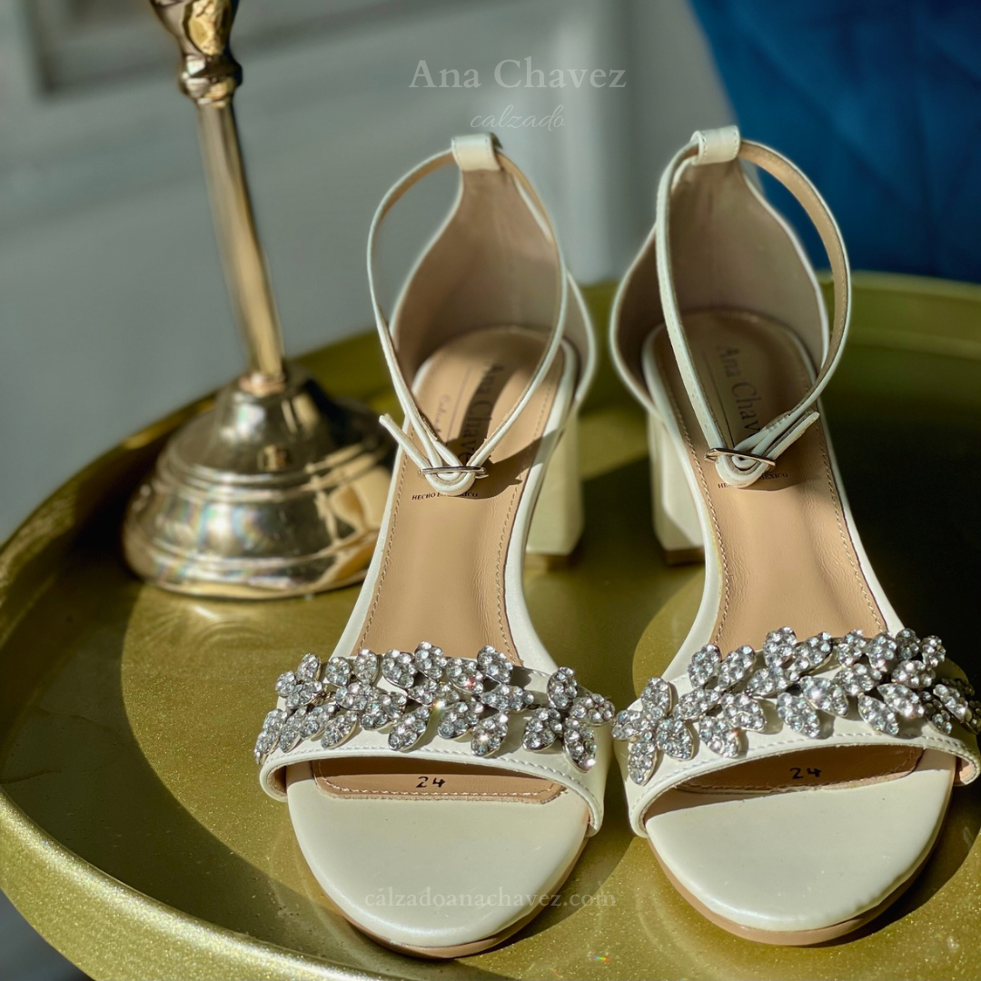 Dreamy sandal for bride