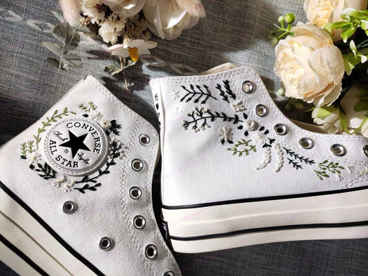 Baskets brodées