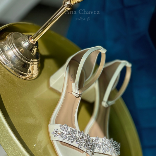 Dreamy sandal for bride