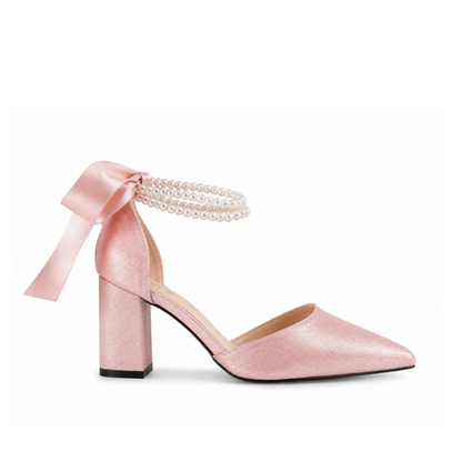 Slipper with pearl bracelet